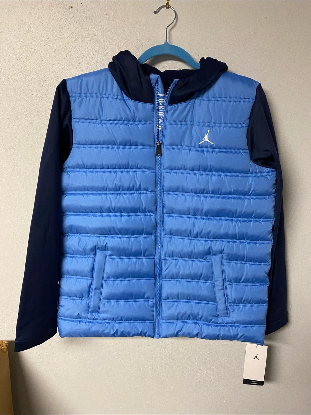 Jordan Boys' Light Blue and Navy Hooded Puffer Jacket. NWT